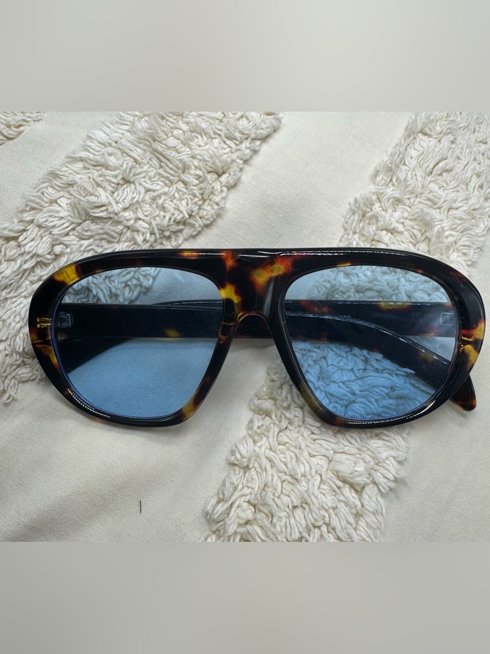 Tortoiseshell Aviator Sunglasses Blue Lenses